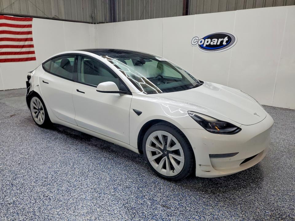 68101936 :رقم المزاد ، 5YJ3E1EA2NF371126 vin ، 2022 Tesla Model 3 مزاد بيع