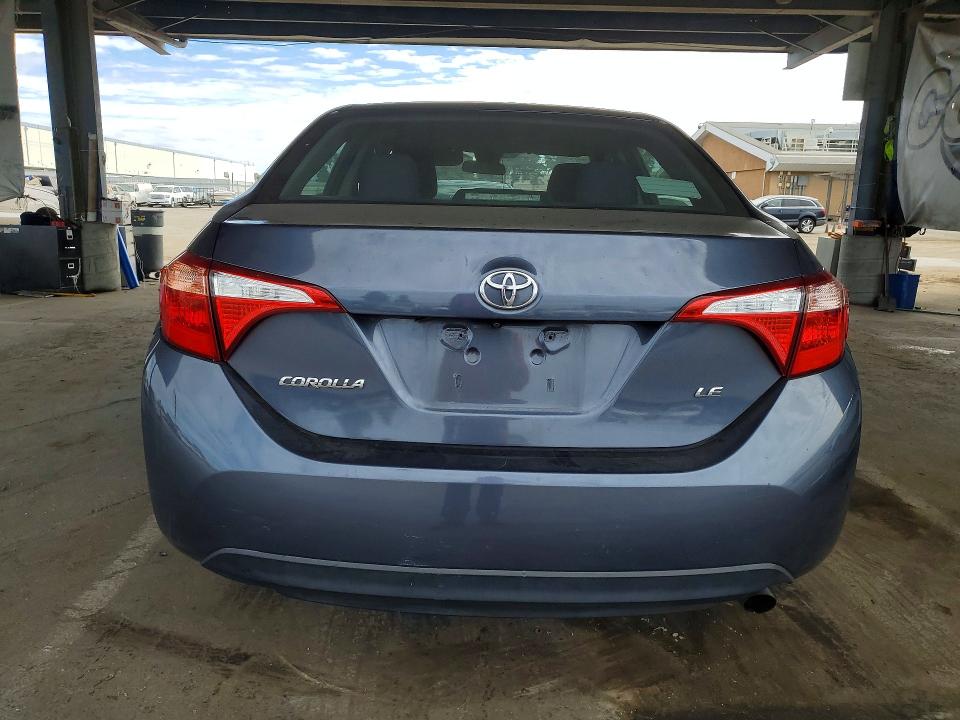 67697186 :رقم المزاد ، 2T1BURHE5JC079948 vin ، 2018 Toyota Corolla مزاد بيع