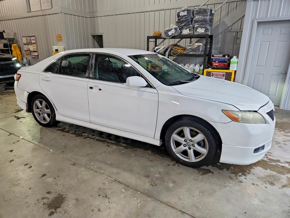 70174326 :رقم المزاد ، 4T1BE46K27U727200 vin ، 2007 Toyota Camry مزاد بيع