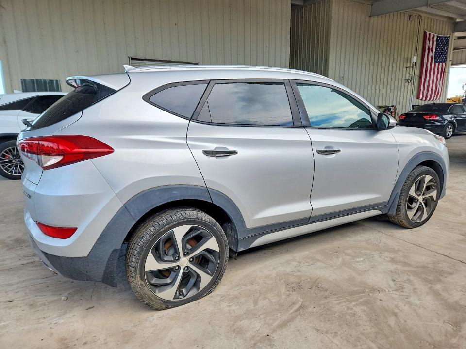 67454376 :رقم المزاد ، KM8J33A20JU737671 vin ، 2018 Hyundai Tucson مزاد بيع