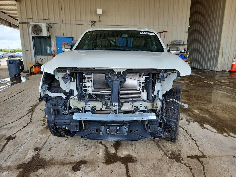 68025126 :رقم المزاد ، 1N6AA1ED2MN531645 vin ، 2021 Nissan Titan مزاد بيع