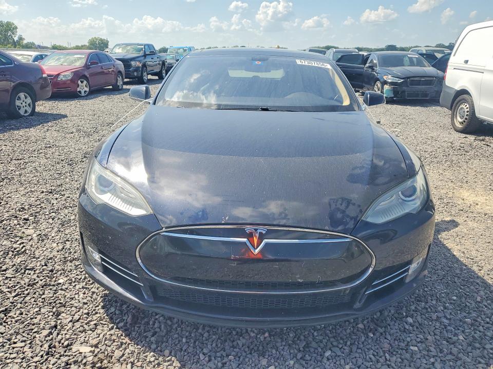 67307856 :رقم المزاد ، 5YJSA1CN2DFP04534 vin ، 2013 Tesla Model S مزاد بيع