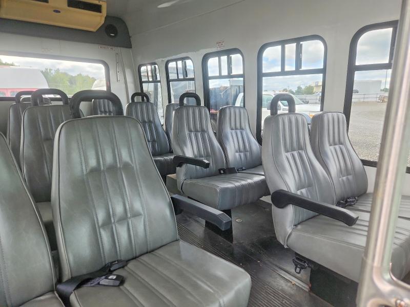 70491386 :رقم المزاد ، 1FDXE45S03HA68625 vin ، 2003 Ford Econoline مزاد بيع