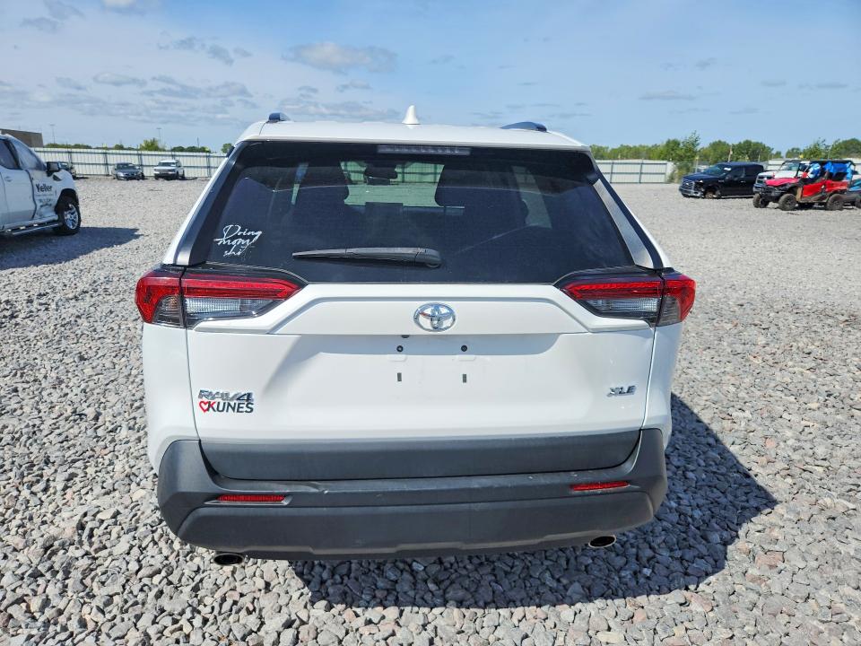 Продажа на аукционе авто 2021 Toyota Rav4, vin: 2T3W1RFV2MW159117, номер лота: 68917246