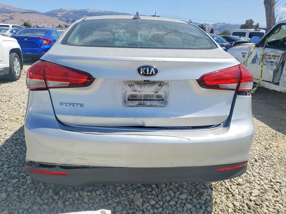 66279596 :رقم المزاد ، 3KPFL4A76HE021815 vin ، 2017 Kia Forte مزاد بيع