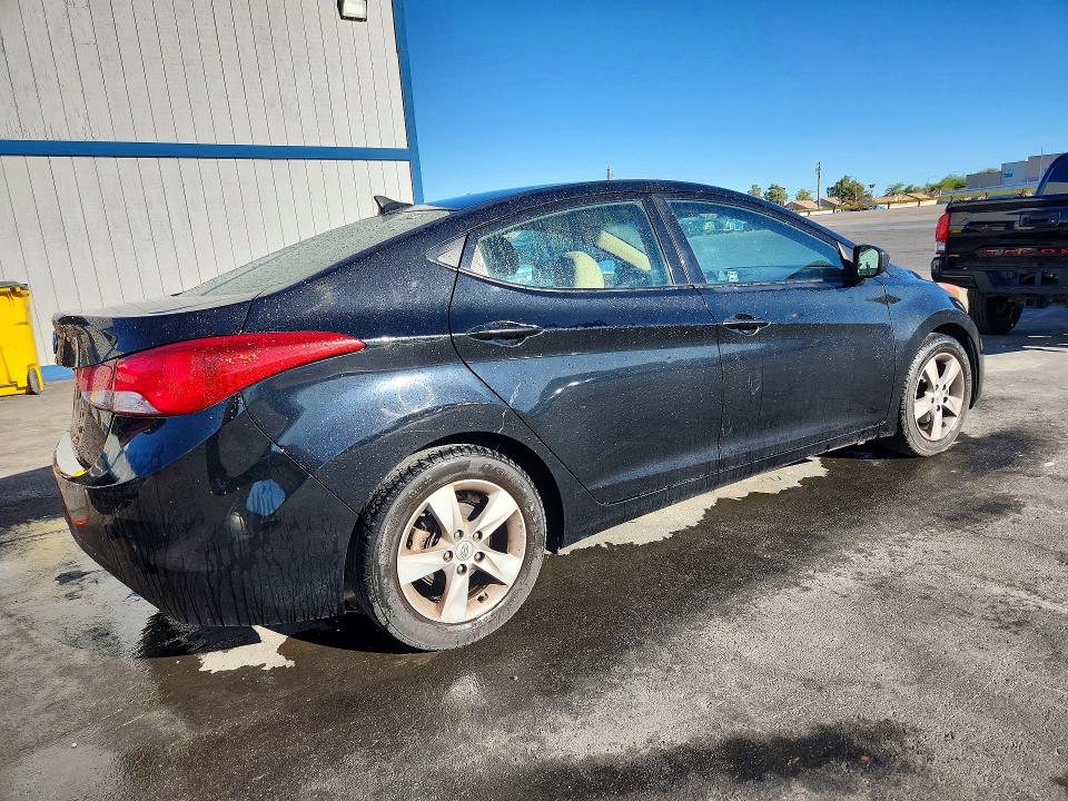 68711046 :رقم المزاد ، KMHDH4AEXDU654123         vin ، 2013 Hyundai Elantra مزاد بيع