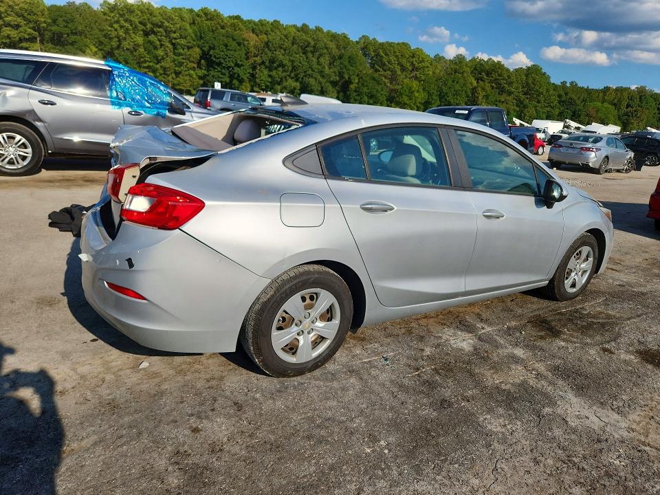70428476 :رقم المزاد ، 1G1BC5SM1H7130085 vin ، 2017 Chevrolet Cruze مزاد بيع