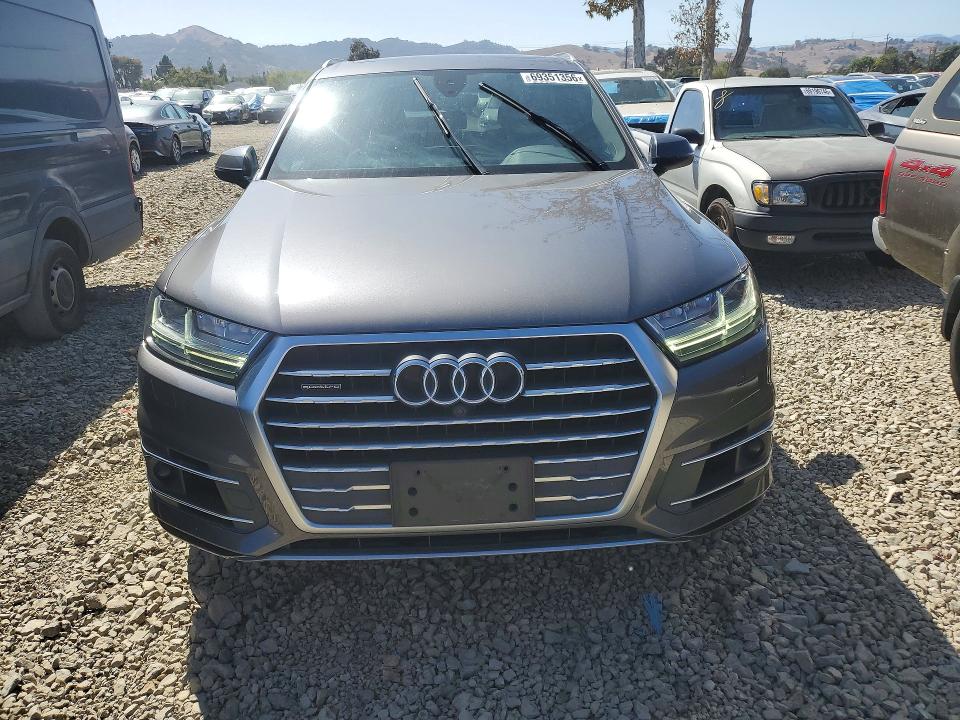Продаж на аукціоні авто 2019 Audi Q7, vin: WA1LAAF70KD003846, номер лоту: 69351356