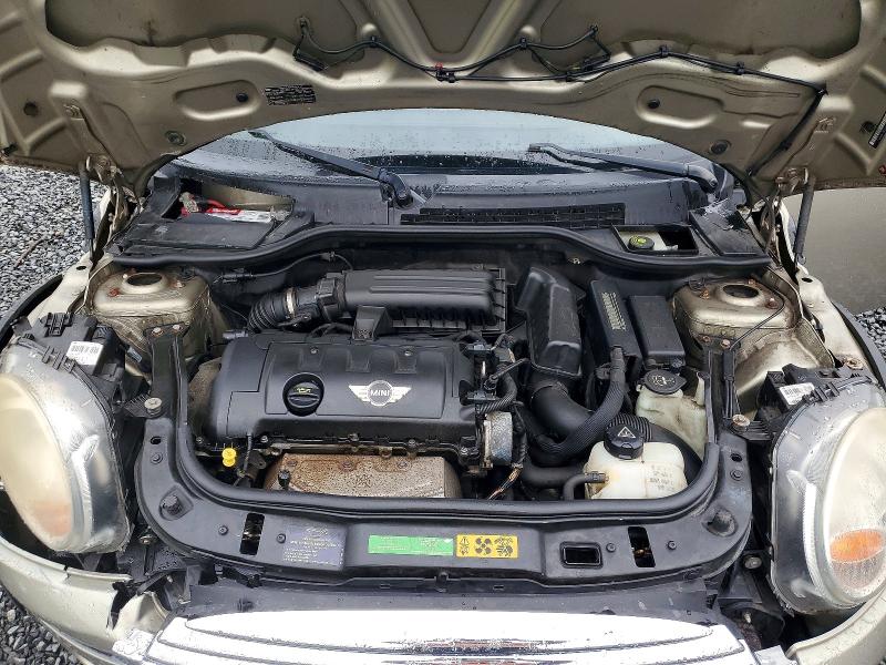 67595186 :رقم المزاد ، WMWMF3C58ATZ61502 vin ، 2010 Mini Cooper مزاد بيع