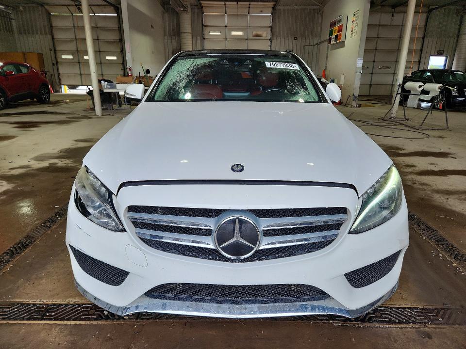 70877036 :رقم المزاد ، 55SWF4KB0FU039257 vin ، 2015 Mercedes-benz C مزاد بيع