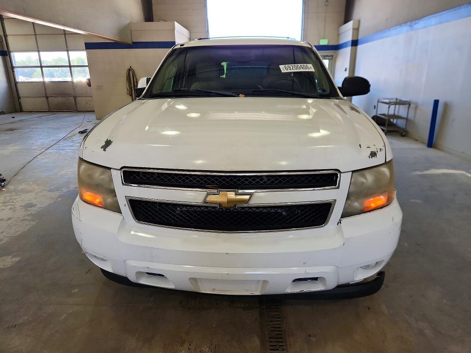 Продажа на аукционе авто 2008 Chevrolet Suburban, vin: 1GNFK16358J126105        , номер лота: 69200406