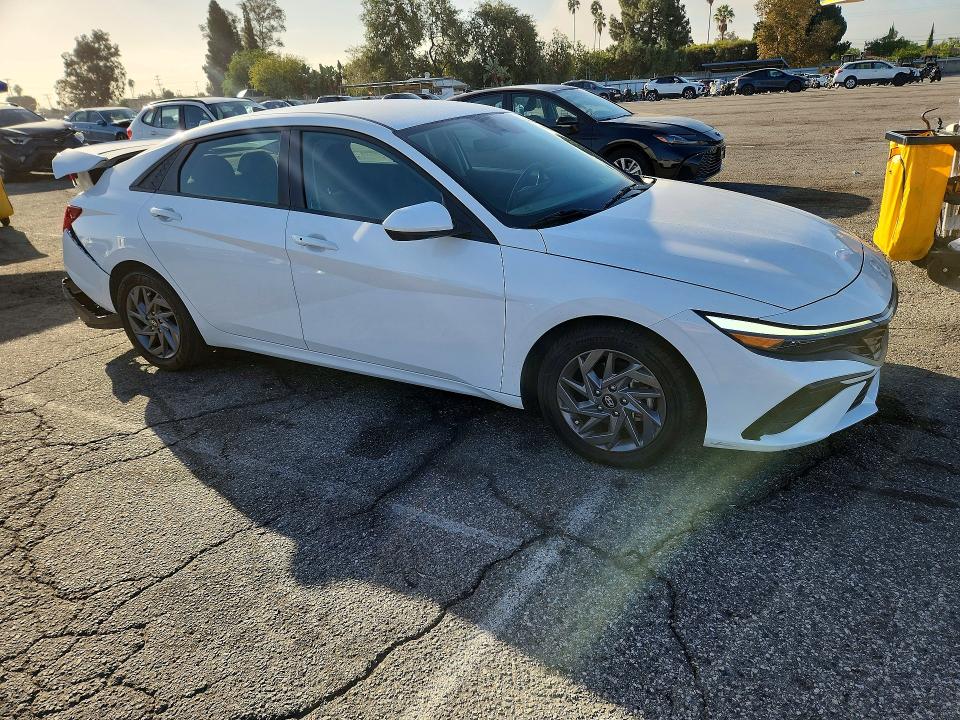 2024 Hyundai Elantra მანქანა იყიდება აუქციონზე, vin: KMHLM4DG7RU747029, აუქციონის ნომერი: 71006806