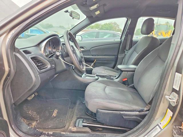 69903506 :رقم المزاد ، 1C3CCBAB3CN222799 vin ، 2012 Chrysler 200 مزاد بيع