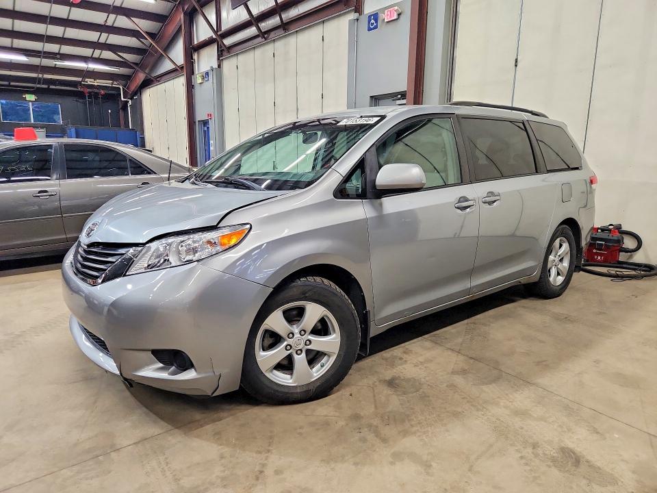 70153196 :رقم المزاد ، 5TDKK3DC8BS086179 vin ، 2011 Toyota Sienna مزاد بيع