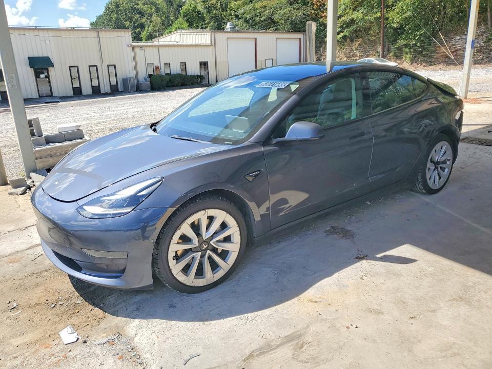 2022 Tesla Model 3 მანქანა იყიდება აუქციონზე, vin: 5YJ3E1EA2NF370039, აუქციონის ნომერი: 68641686