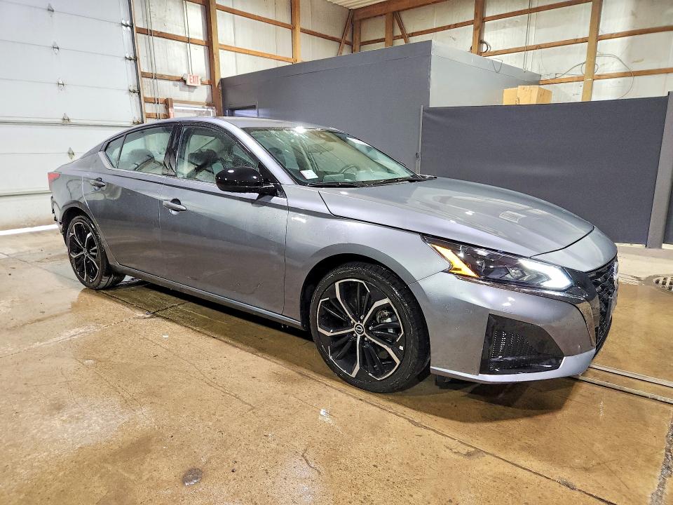 70668436 :رقم المزاد ، 1N4BL4CVXRN431563 vin ، 2024 Nissan Altima مزاد بيع