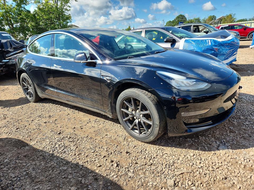 69310066 :رقم المزاد ، 5YJ3E1EB4KF451449 vin ، 2019 Tesla Model 3 مزاد بيع