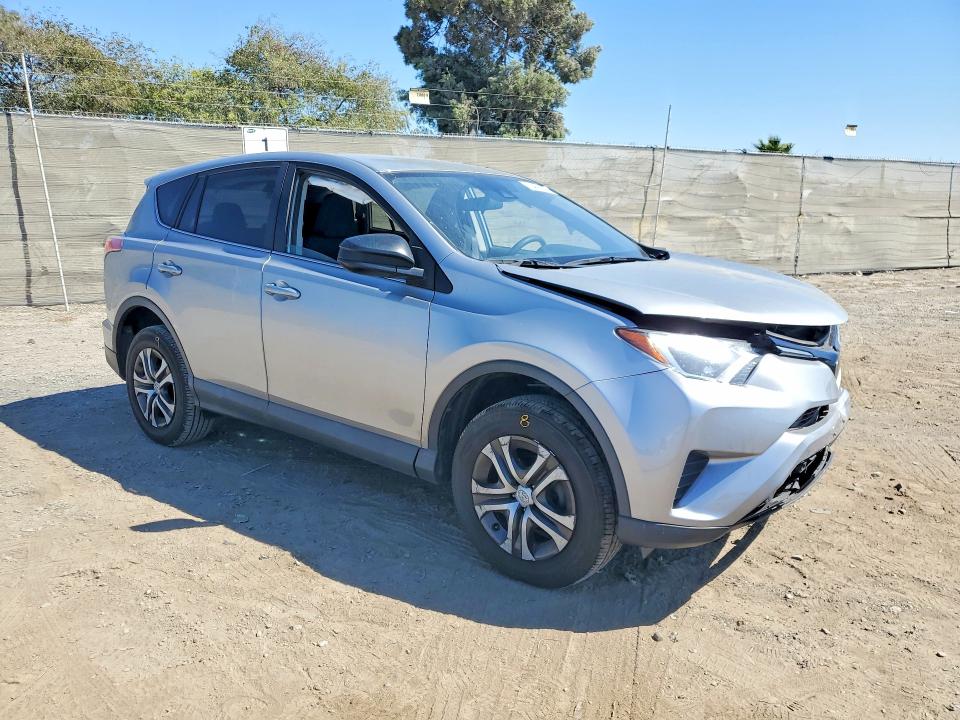 70465266 :رقم المزاد ، 2T3ZFREV6JW415870 vin ، 2018 Toyota Rav4 مزاد بيع