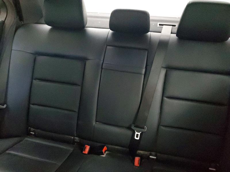 69307116 :رقم المزاد ، WDDHF8HB2AA156757 vin ، 2010 Mercedes-benz E مزاد بيع