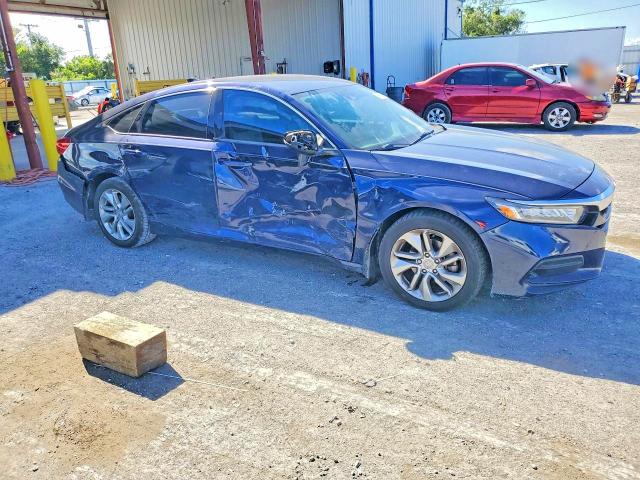 69406036 :رقم المزاد ، 1HGCV1F18JA225798 vin ، 2018 Honda Accord مزاد بيع