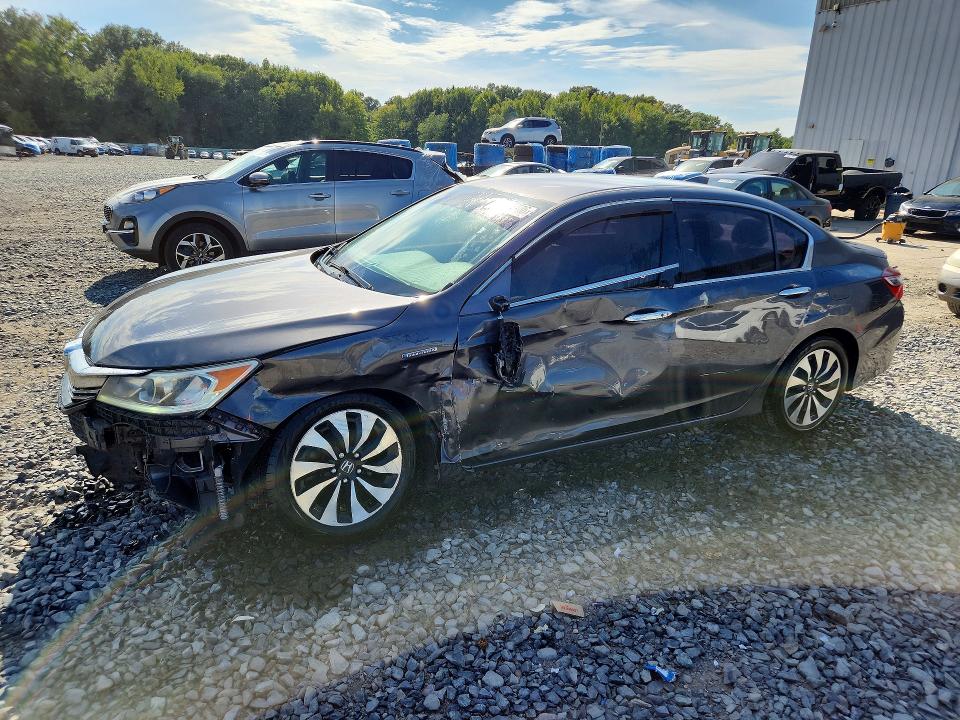 Auction sale of the 2017 Honda Accord, vin: JHMCR6F31HC016093, lot number: 68425486