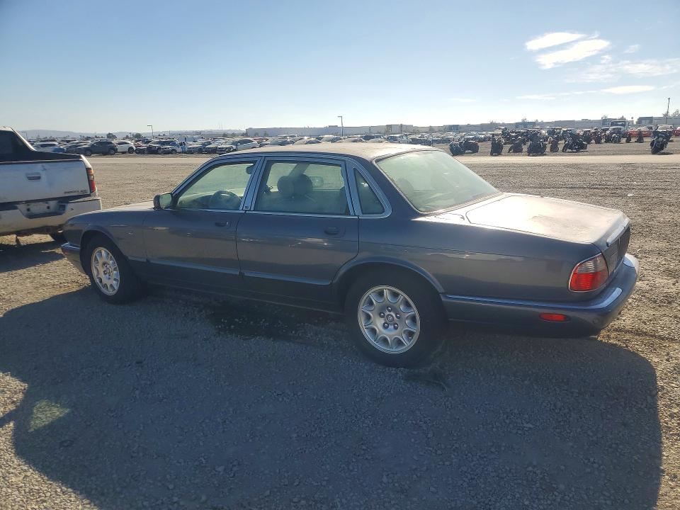 2001 Jaguar Xj8 მანქანა იყიდება აუქციონზე, vin: SAJDA14C71LF28390, აუქციონის ნომერი: 66850246