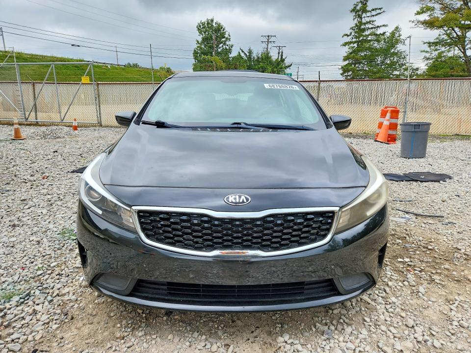 68766826 :رقم المزاد ، 3KPFK4A76JE184196 vin ، 2018 Kia Forte مزاد بيع