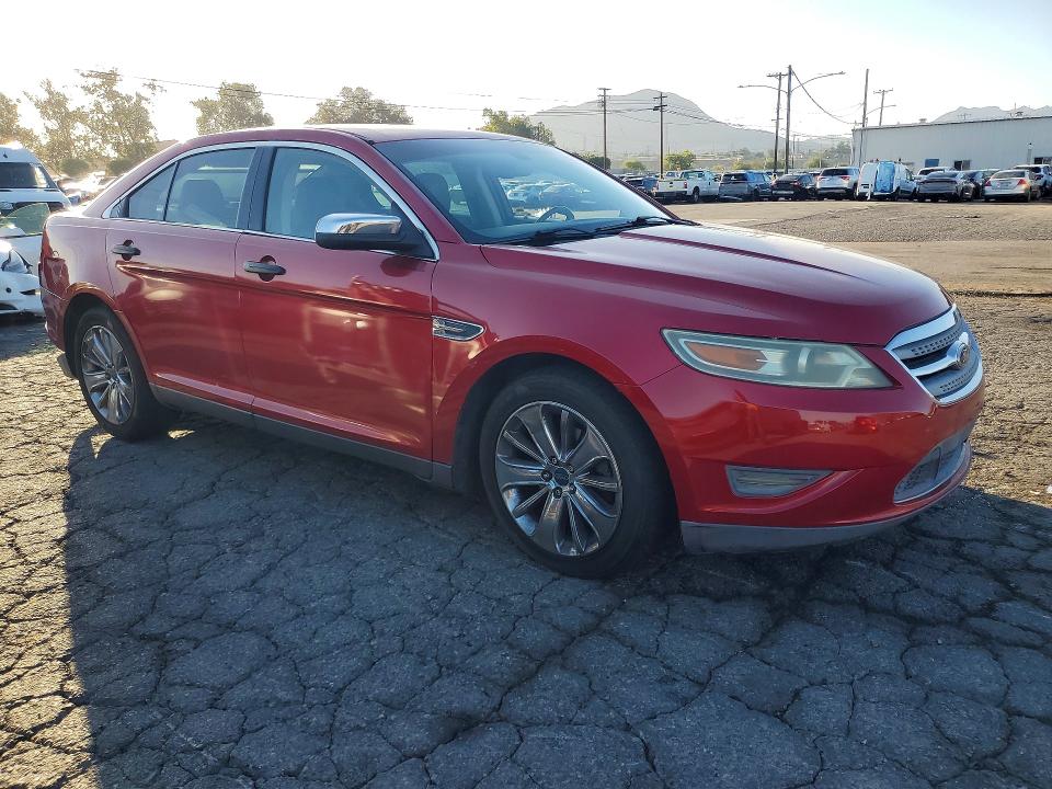 68687446 :رقم المزاد ، 1FAHP2FW2BG104639 vin ، 2011 Ford Taurus مزاد بيع