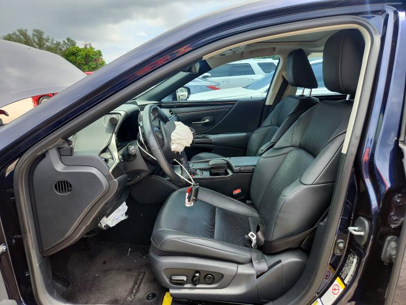 68986226 :رقم المزاد ، 58ABZ1B10KU005483 vin ، 2019 Lexus Es مزاد بيع