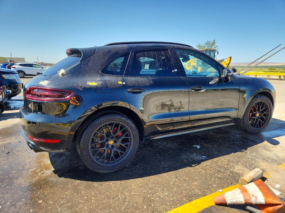 67314856 :رقم المزاد ، WP1AG2A56JLB61442 vin ، 2018 Porsche Macan مزاد بيع