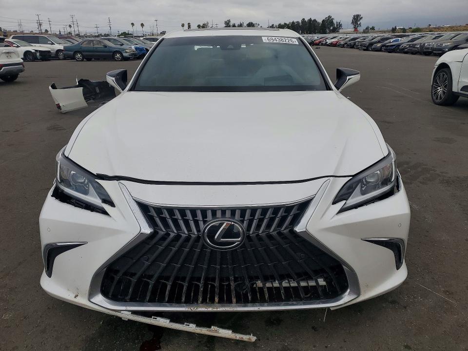 69438226 :رقم المزاد ، 58ADA1C13SU067264 vin ، 2025 Lexus Es 300h مزاد بيع