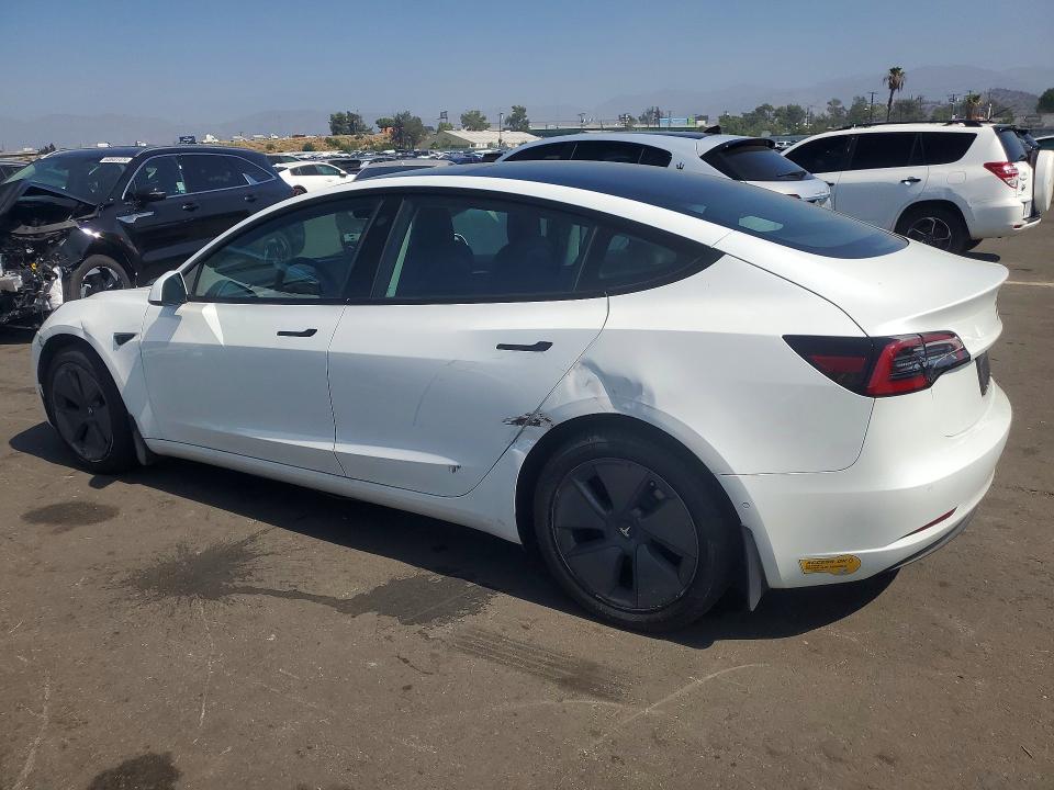 64395776 :رقم المزاد ، 5YJ3E1EA0NF125983 vin ، 2022 Tesla Model 3 مزاد بيع