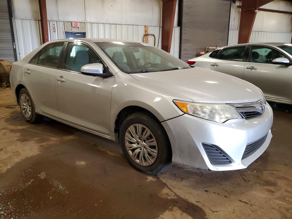 70024546 :رقم المزاد ، 4T1BF1FK9DU261479 vin ، 2013 Toyota Camry مزاد بيع