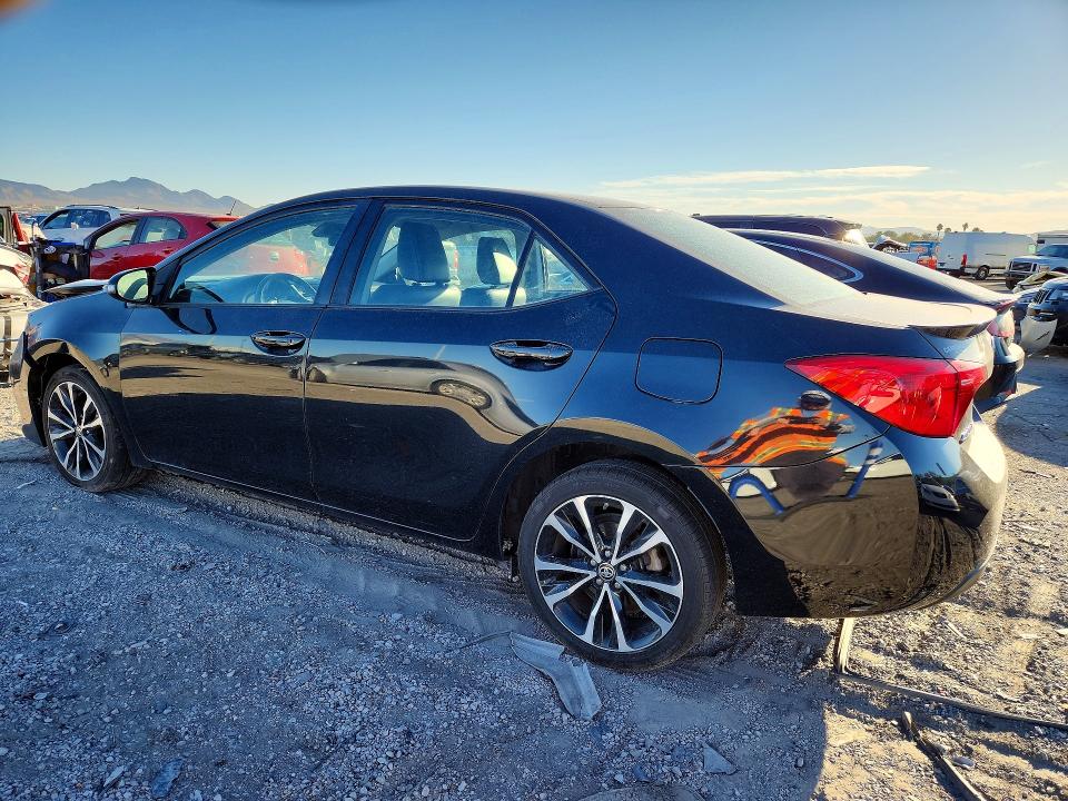 70912806 :رقم المزاد ، 5YFBURHE8HP601790 vin ، 2017 Toyota Corolla مزاد بيع