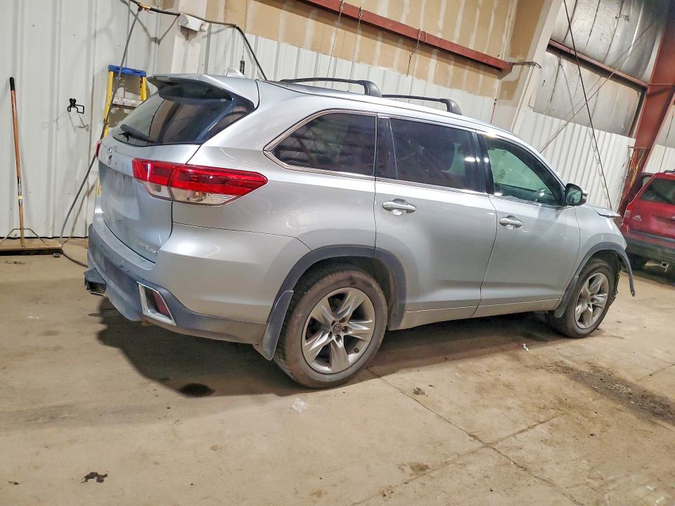 2017 Toyota Highlander მანქანა იყიდება აუქციონზე, vin: 5TDDZRFH7HS460242, აუქციონის ნომერი: 68102816