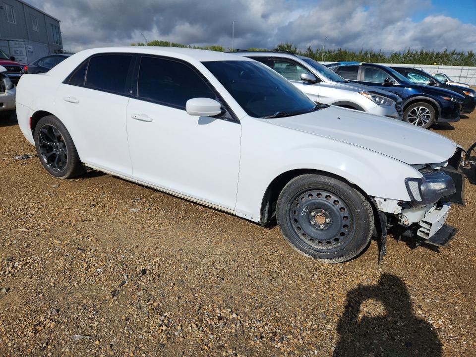 Продаж на аукціоні авто 2016 Chrysler 300, vin: 2C3CCABG4GH231434, номер лоту: 67430556