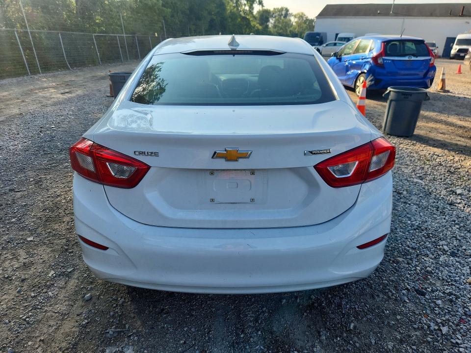 67921986 :رقم المزاد ، 1G1BF5SM0H7261001 vin ، 2017 Chevrolet Cruze مزاد بيع