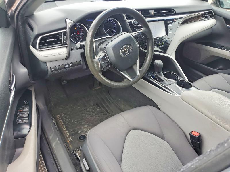69078686 :رقم المزاد ، 4T1C11AK2LU385263 vin ، 2020 Toyota Camry مزاد بيع