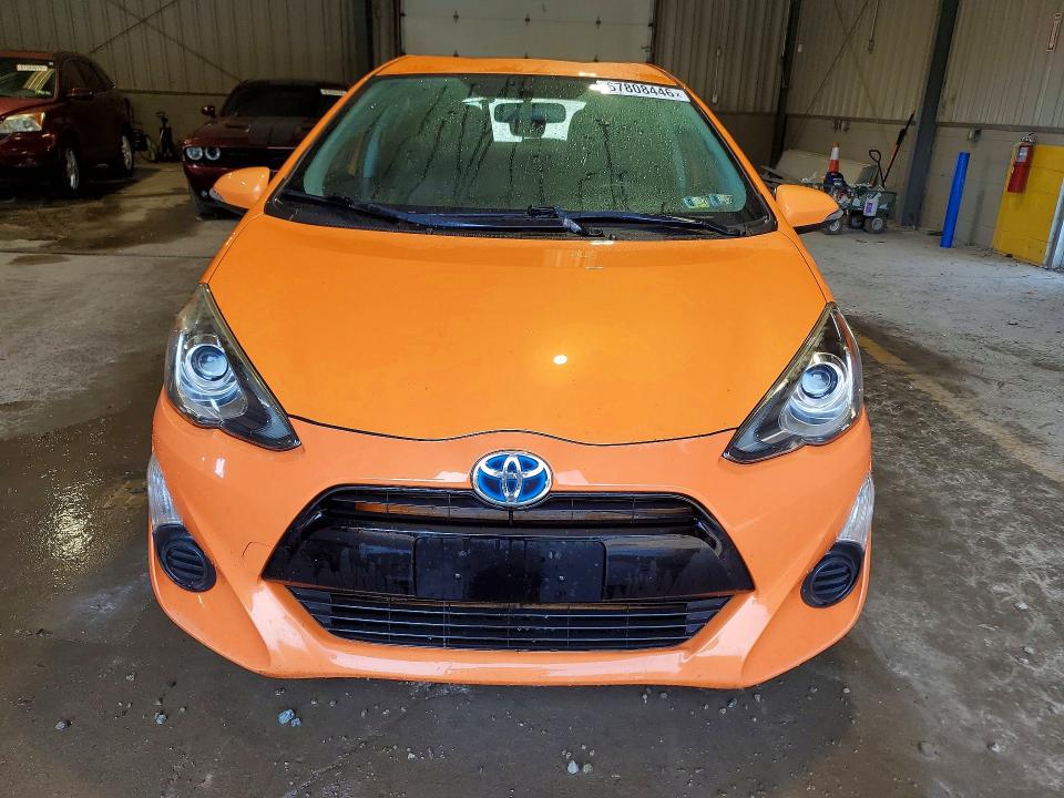 67808446 :رقم المزاد ، JTDKDTB34F1105519 vin ، 2015 Toyota Prius C مزاد بيع
