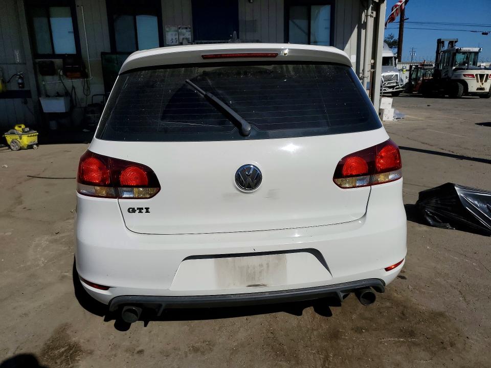 2013 Volkswagen Gti მანქანა იყიდება აუქციონზე, vin: WVWHD7AJ0DW013938, აუქციონის ნომერი: 68658046