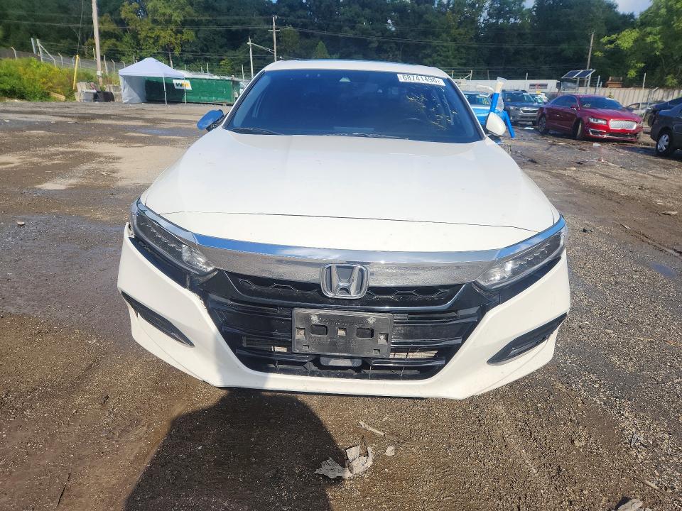 Продажа на аукционе авто 2018 Honda Accord, vin: 1HGCV2F50JA042887, номер лота: 68741496