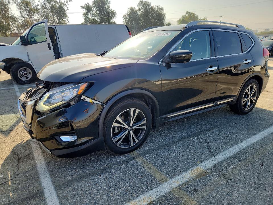 Продажа на аукционе авто 2018 Nissan Rogue, vin: 5N1AT2MTXJC804586, номер лота: 70689276