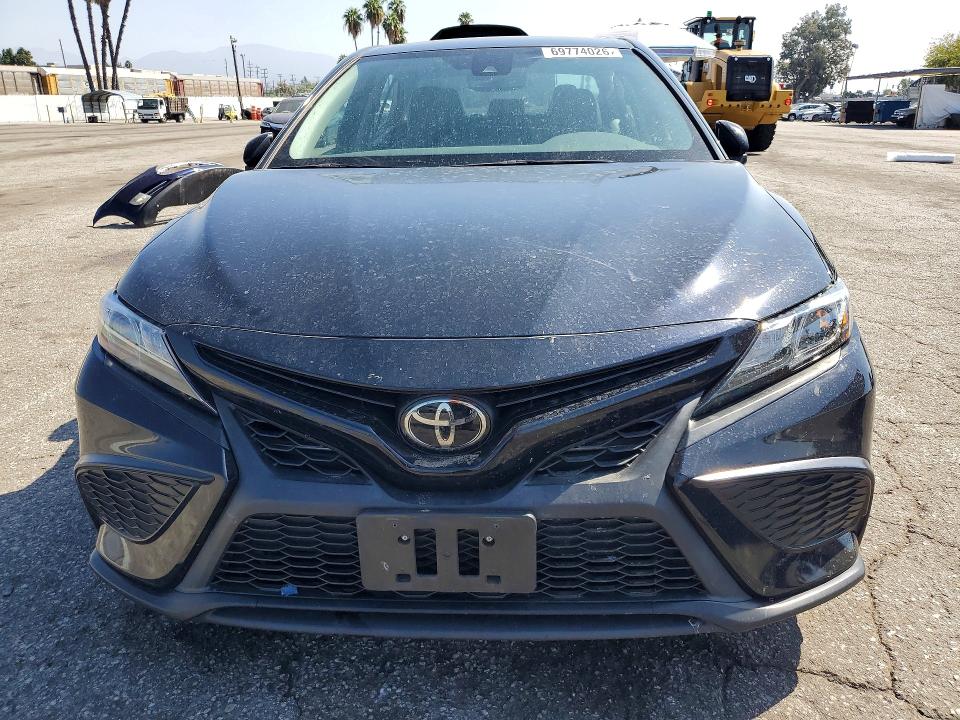 Продаж на аукціоні авто 2023 Toyota Camry, vin: 4T1G11AKXPU794733, номер лоту: 69774026