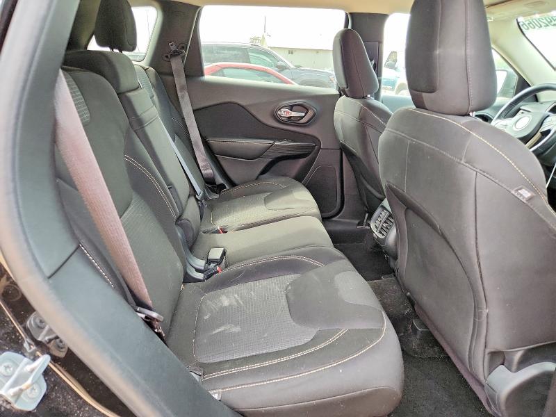 67092066 :رقم المزاد ، 1C4PJMCS7FW709238 vin ، 2015 Jeep Cherokee مزاد بيع
