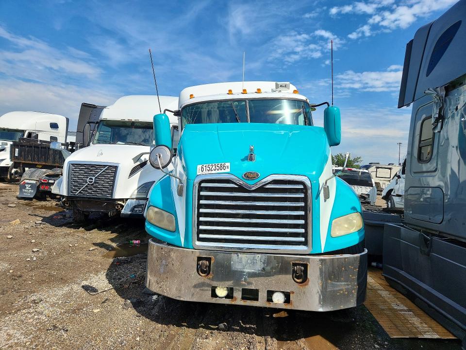 Продаж на аукціоні авто 2003 Mack 600, vin: 1M1AE07Y03W014712, номер лоту: 61523586