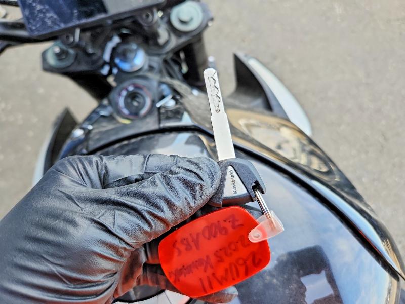 Продажа на аукционе авто 2025 Kawasaki Zr900, vin: ML5ZRDS16SDA01558, номер лота: 68069756