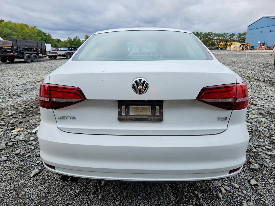 70650926 :رقم المزاد ، 3VW2B7AJ5HM400726 vin ، 2017 Volkswagen Jetta مزاد بيع