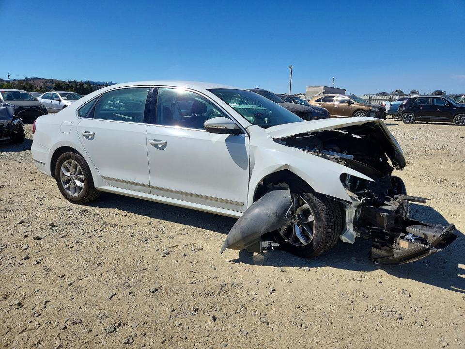 69768886 :رقم المزاد ، 1VWAT7A35GC055403 vin ، 2016 Volkswagen Passat مزاد بيع