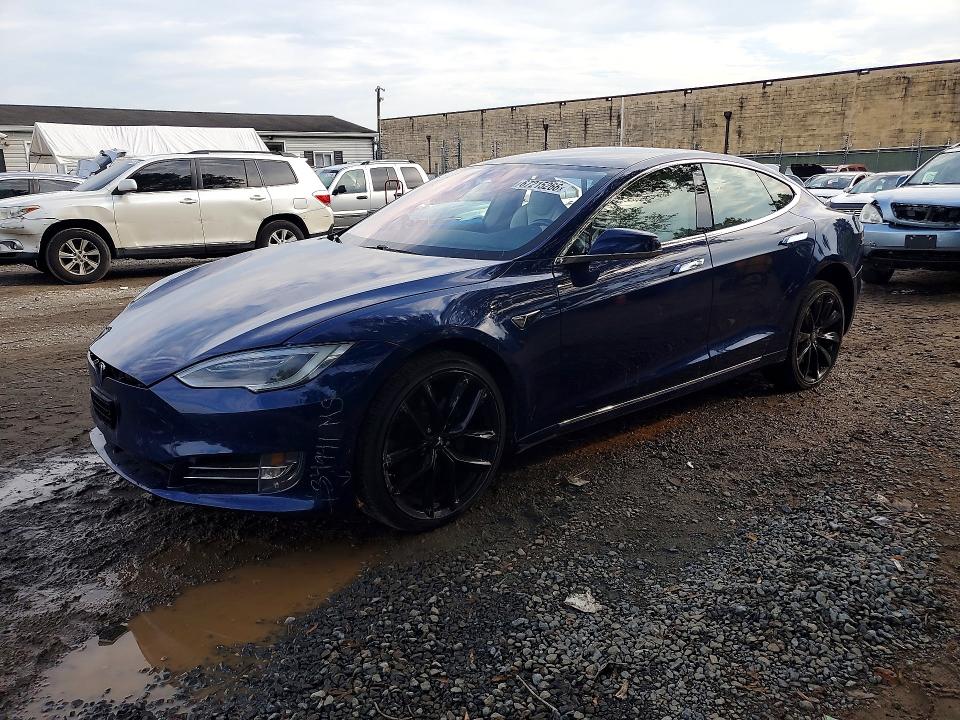 2018 Tesla Model S მანქანა იყიდება აუქციონზე, vin: 5YJSA1E21JF288233, აუქციონის ნომერი: 67215266