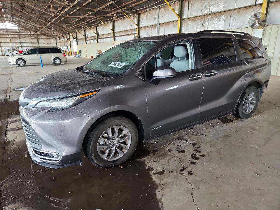 Auction sale of the 2021 Toyota Sienna, vin: 5TDYRKEC4MS062575, lot number: 70893646